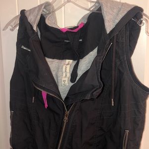 Lorna Jane zip up vest
